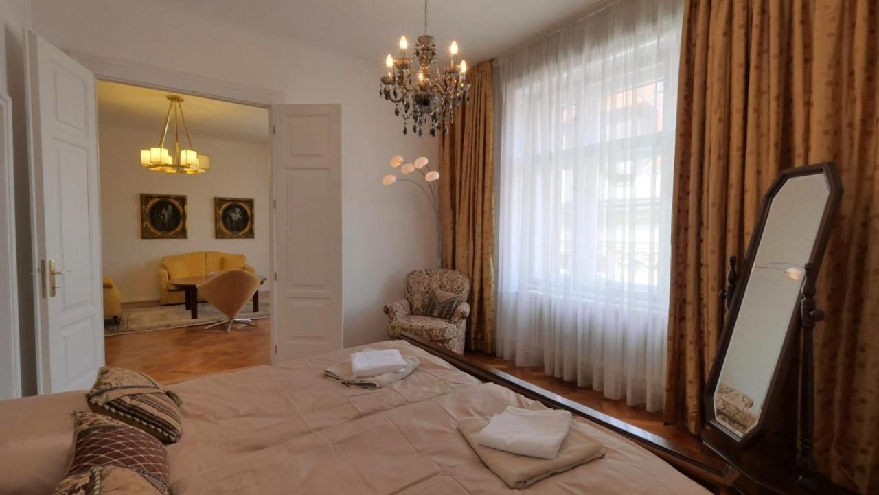 Velky 3I Apartman V Centre Mesta Bratislava Exterior photo
