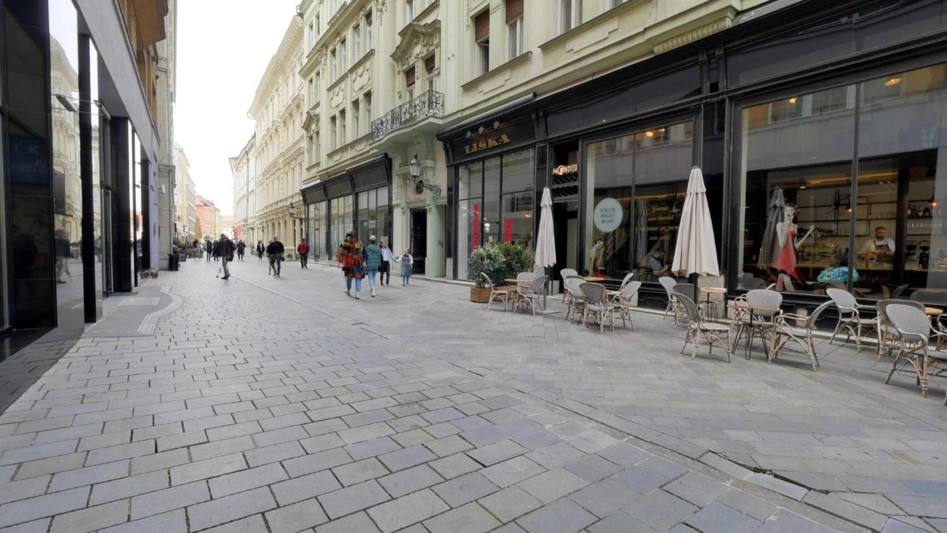 Velky 3I Apartman V Centre Mesta Bratislava Exterior photo